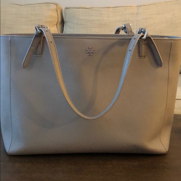 Tory Burch Handbags - Tory Burch Bag